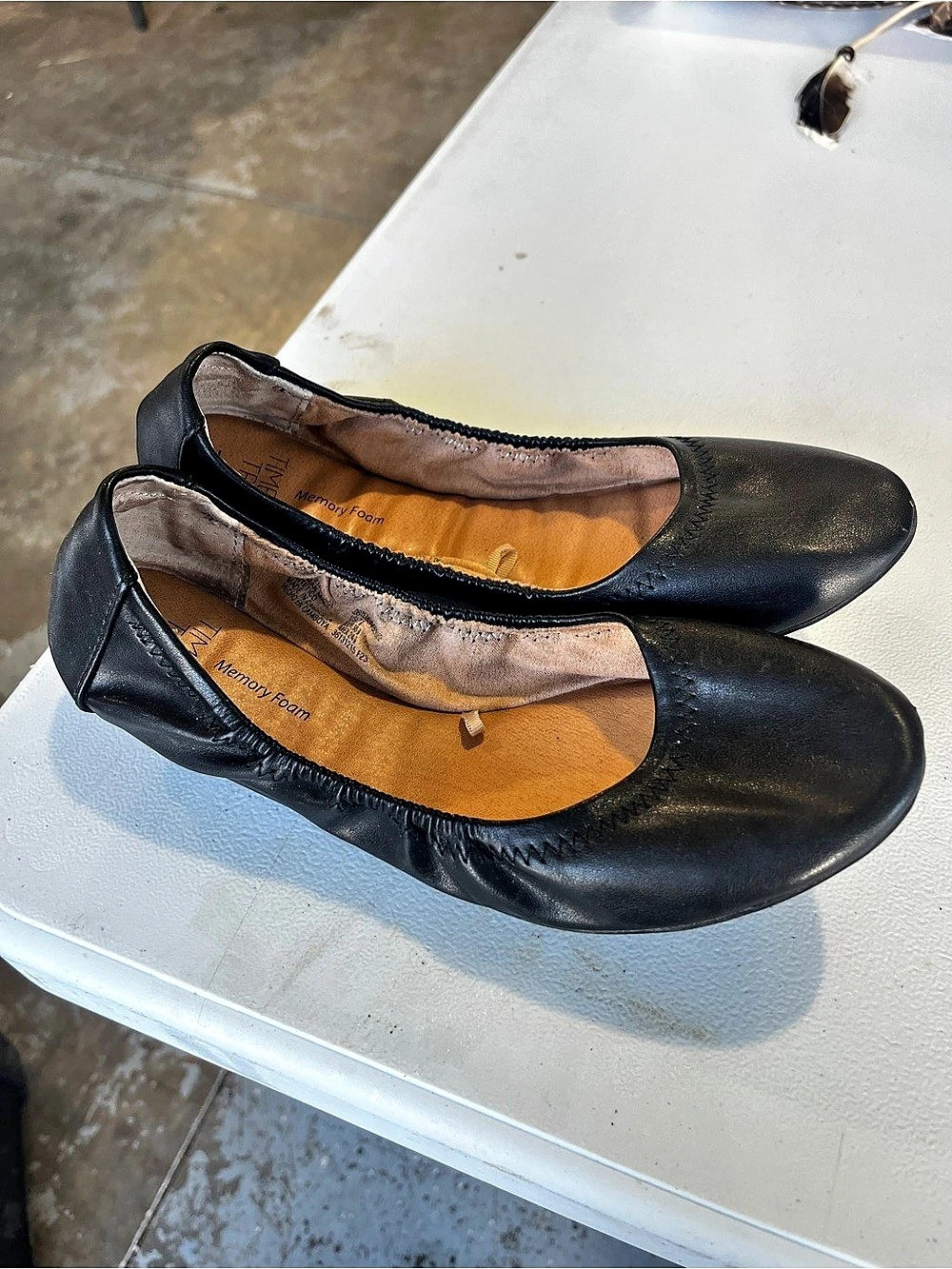 Time and Tru Women's Scrunch Ballet Flats Black